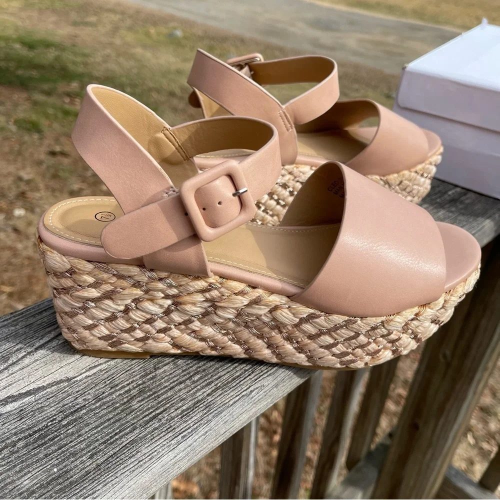 NIB Rouge Helium Platform Sandals, Size 7.5 - Picture 3 of 9